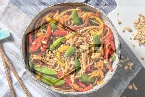 Вок: що це таке, як готують і чому ця техніка захоплює весь світ